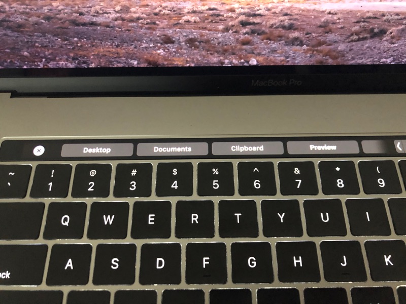 how to screenshot on a macbook air running windows