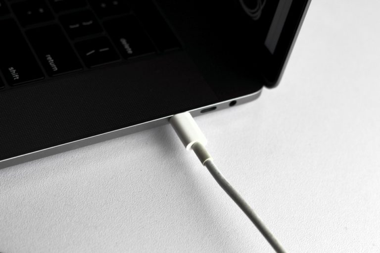 MacBook Not Charging When Plugged In? Try These Fixes - iOS Hacker