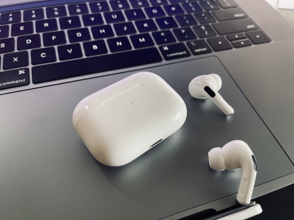 Airpods best sale mac pro