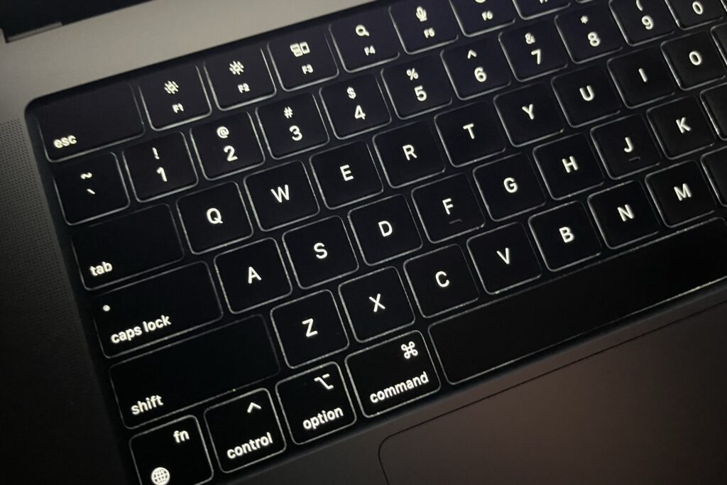 mac book pro keyboard light