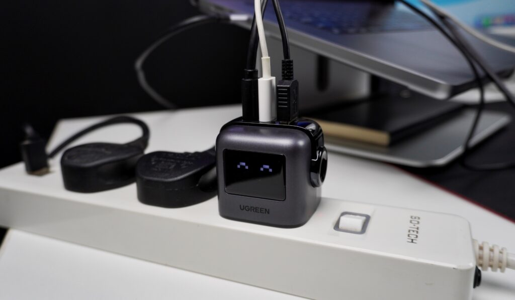 Ugreen Nexode RG 65W USB-C Charger LED display
