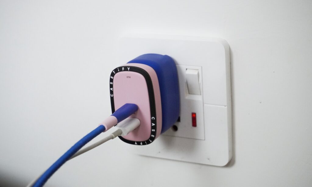CASETiFY PowerThru 67W Charger