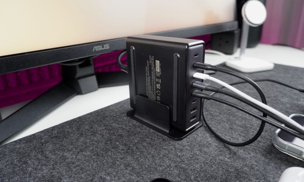 UGREEN 8-Port 200W GaN Charger