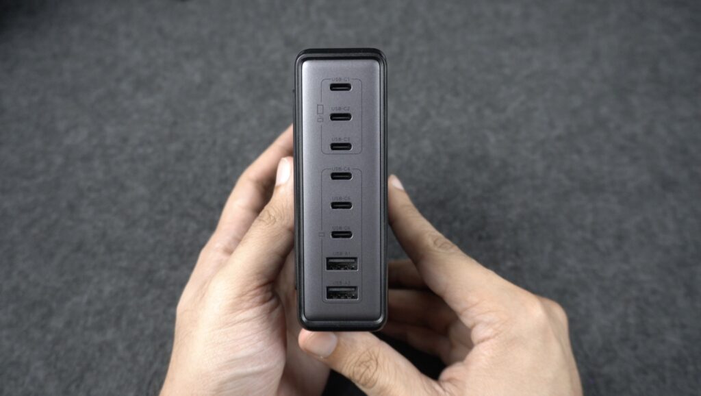 UGREEN 8-Port 200W GaN Charger