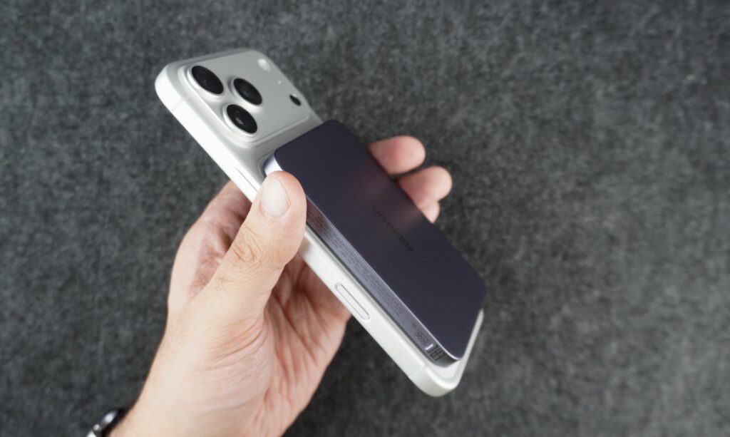 MagFlow Air Ugreen 5000mAh Review side