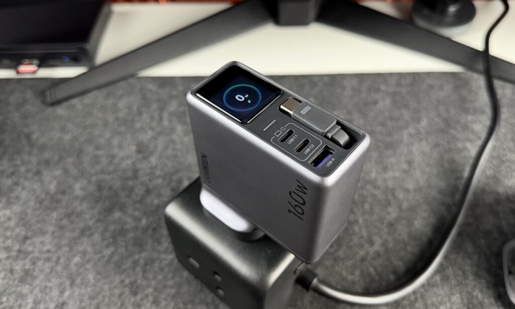 UGREEN Nexode Pro 160W Charger With Retractable Cable