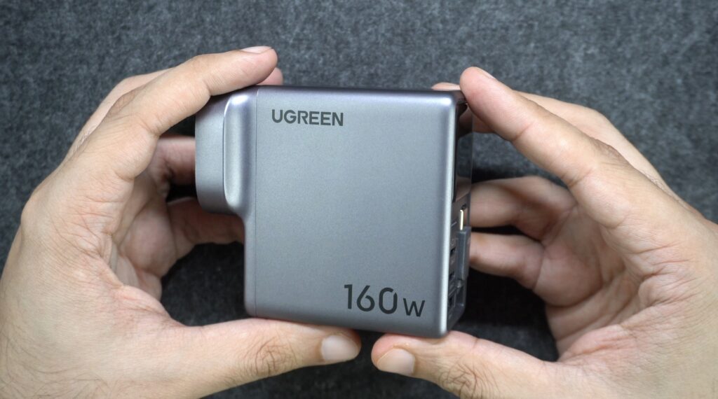 UGREEN Nexode Pro 160W Charger With Retractable Cable