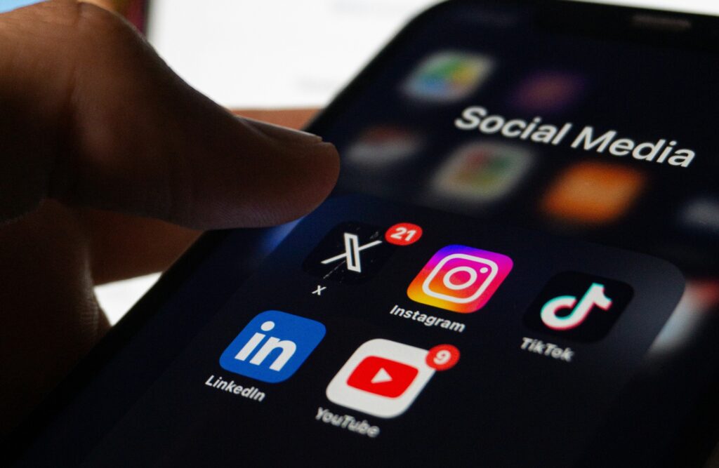 Social media apps iPhone